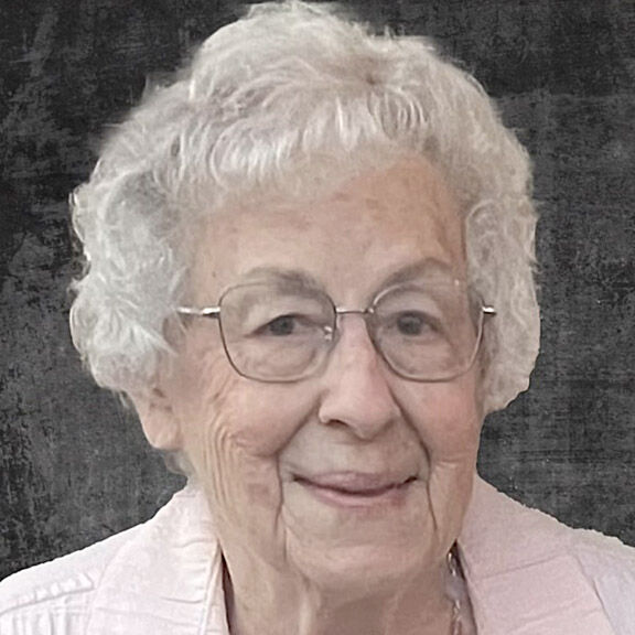 Evelyn Mae (Schlecht) Webelhuth, 88, Arnold